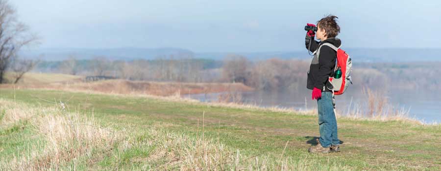 boy-with-binoculars